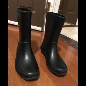 Sperry rain boots(women’s size 8)